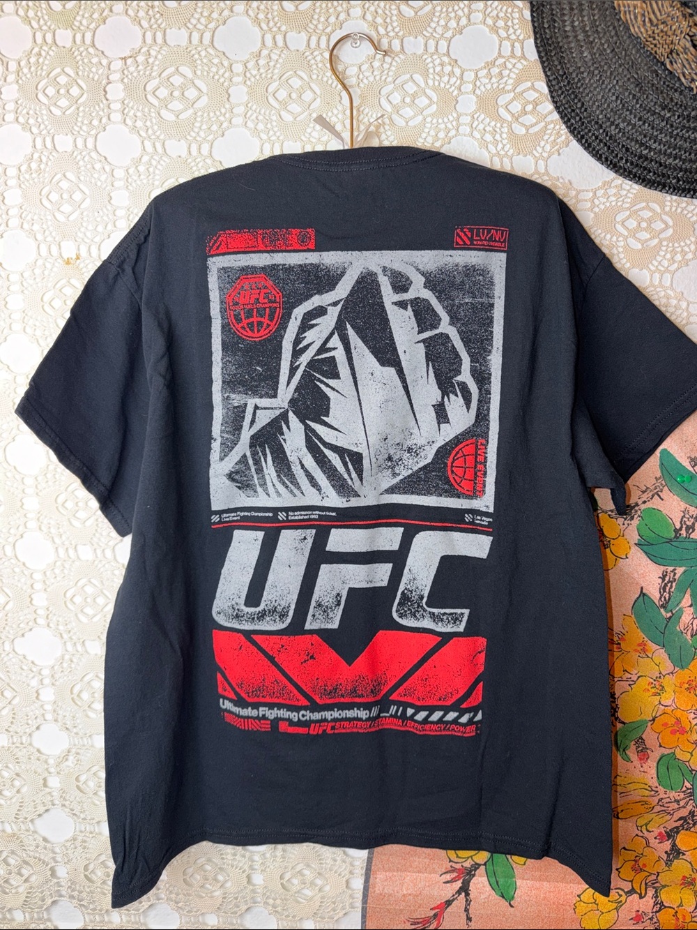 UFC Black Short-Sleeve Graphic Tee with Red Gray Print Sz. L NEW T-shirt Top